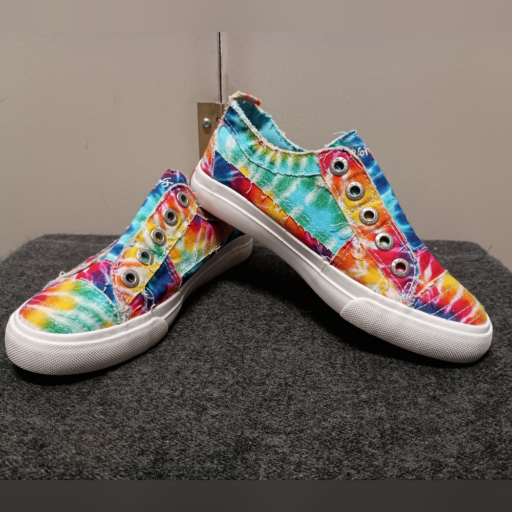NWT Blowfish Malibu Kids Play Laceless Slip On Sneaker - 2Y